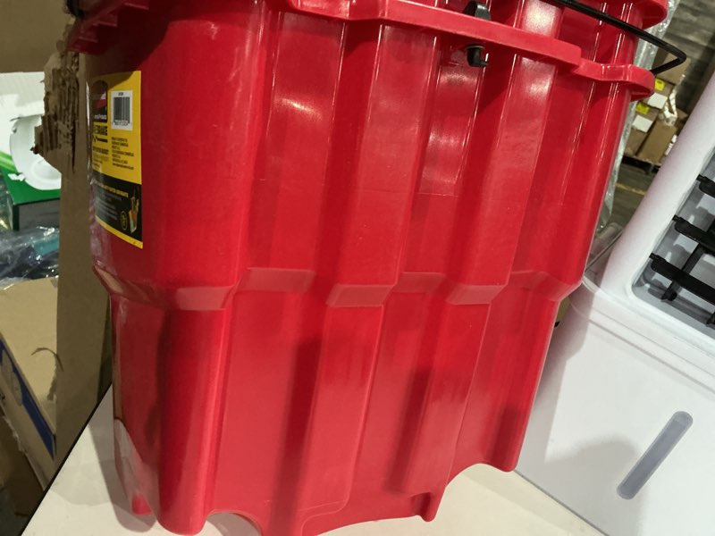 Condition photo showing Good Condition for wringer bucket red 18qt