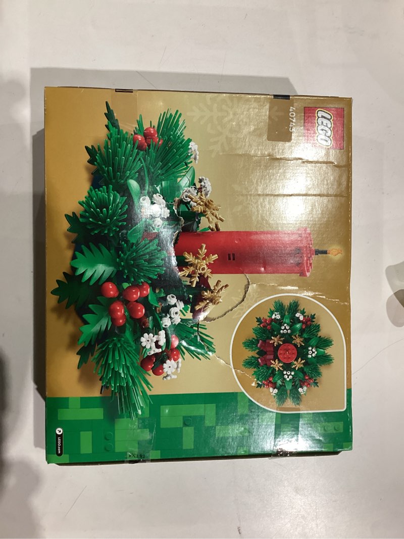 Condition photo showing New/Like New for LEGO Christmas Table Decoration Building Toy for Kids - Brick-Built Holiday Centerpiece & Festive Room Decor - Christmas Craft for Girls & Boys, Ages 12+ - Gift Idea for Families - 40743