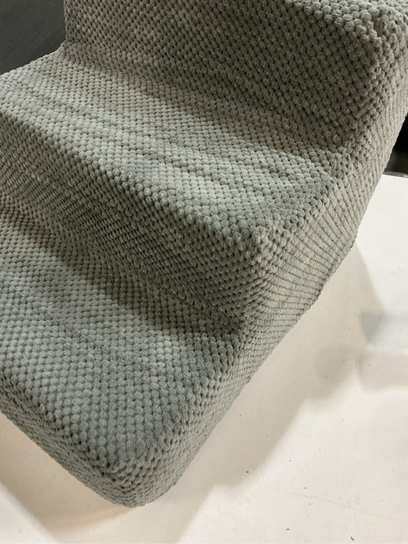 Condition photo showing Good Condition for Aodisman Small Dog Staircase, 3 Steps, Non-Slip, Gray