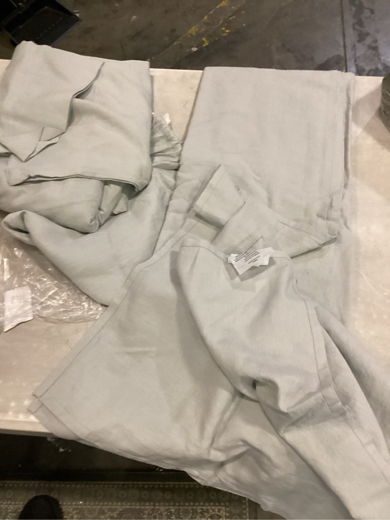 Condition photo showing Good Condition for european linen sheet set twin