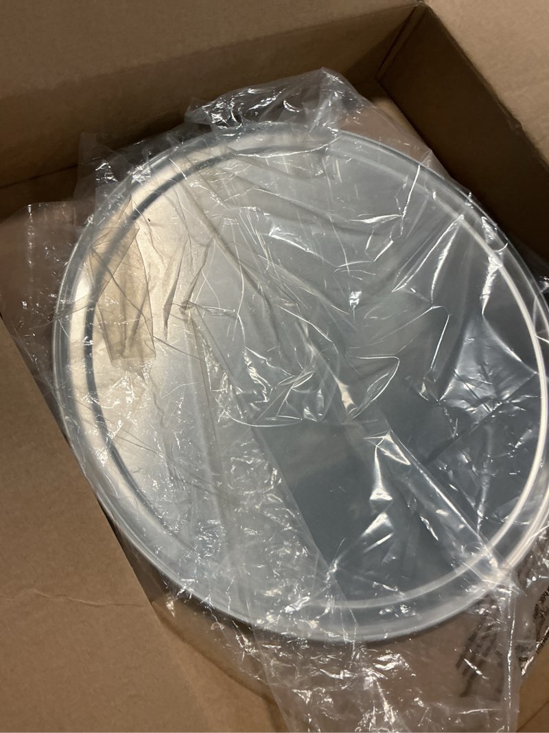 Condition photo showing Good Condition for american metalcraft tp18 18” diameter pizza pan - 18-gauge aluminum - commercial wide rim - 16 inch interior diameter - oven-ready - silver 18-inch pizza pan