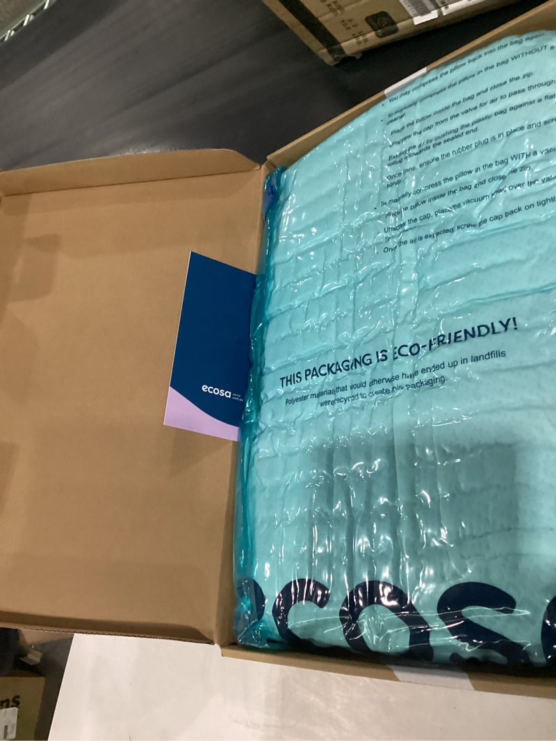 Condition photo showing Good Condition for ecosa pillow