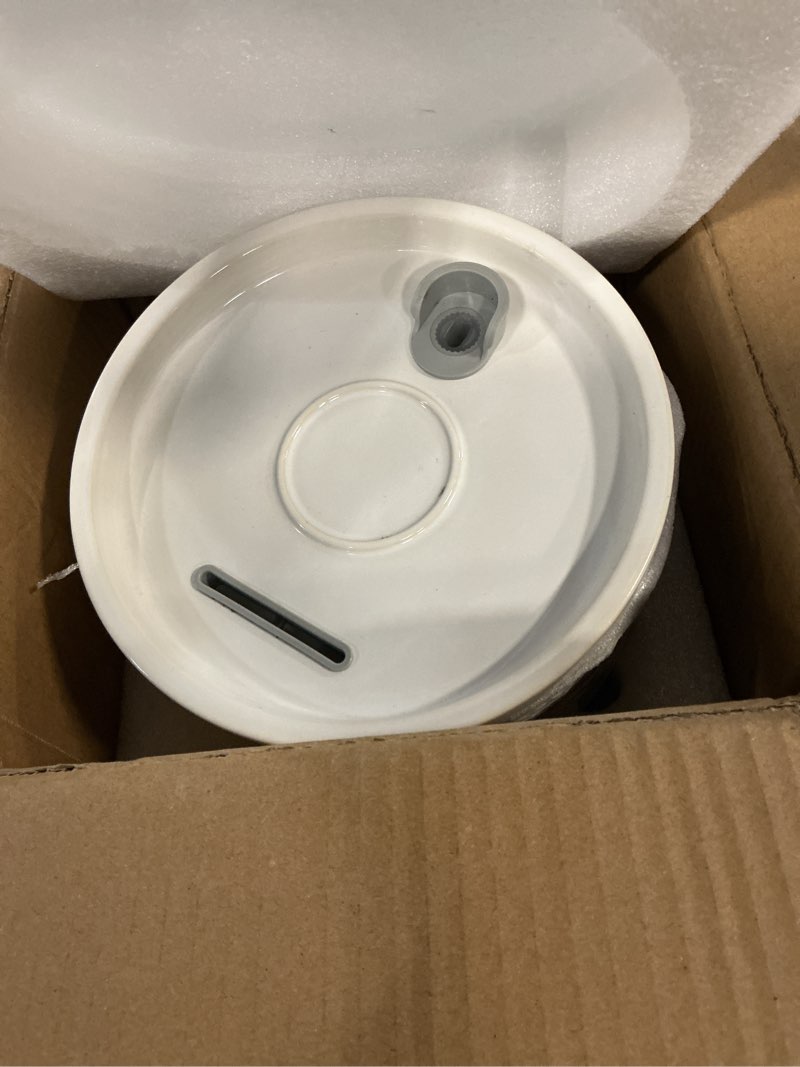 Condition photo showing Good Condition for dooob ceramic cat water fountain, 2.1l/71oz cat fountain, automatic ceramic water fountain for cats,