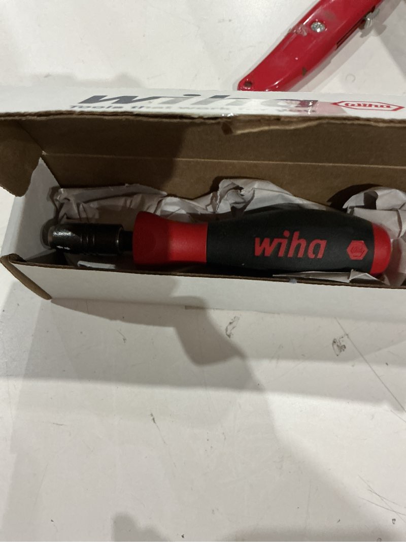 Condition photo showing Good Condition for wiha 76000 softfinish centrofix bit holder one size