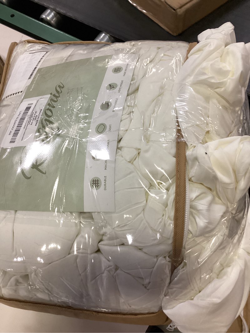 Condition photo showing Good Condition for rosgonia comforter full size for girls boys teens ivory, 3pcs (1 boho comforter & 2 pillowcases) soft lightweight dorm bedding all season bed set full comforter 79"x90" ivory