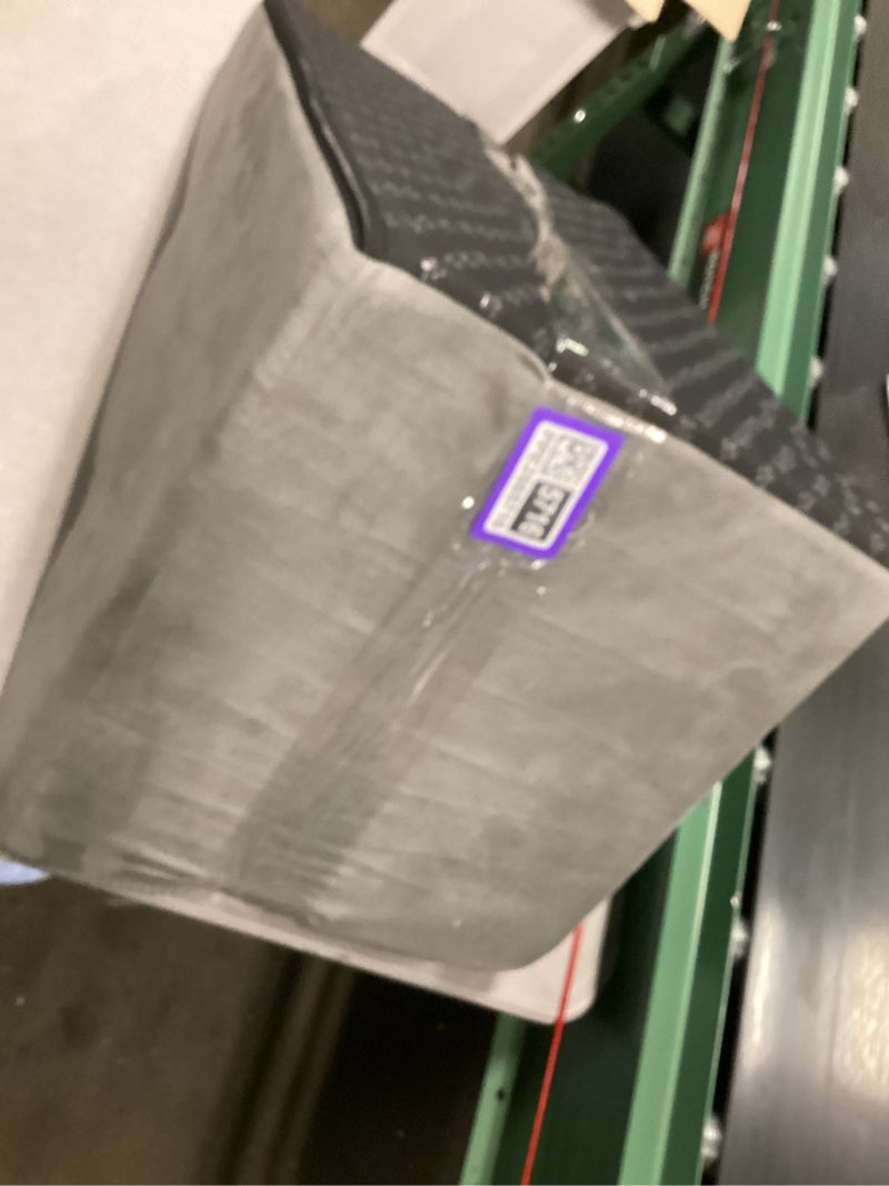 https://lotting-media.assets.bidfta.com/lotting_282d7cf5-dfc6-41df-b2bb-95bc9a0bb37a