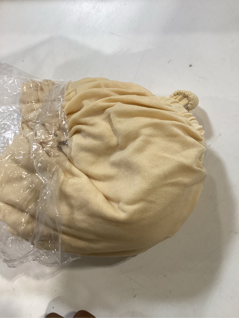 Condition photo showing Good Condition for moosfor round spandex tablecloth, elastic fitted waterproof tablecloths for 25"-30" tables, stretch washable picnic table cover for camping, dining, indoor and outdoor,ivory ivory for up to 25"-30" round