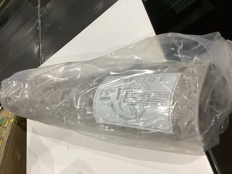 Condition photo showing Good Condition for Superior Indoor Runner Rug, Jute Backed, Modern Oriental Floral Damask Floor Decor for Office, Living Room, Bedroom, Entryway, Dining/Kitchen, Hardwood, Augusta Collection, 2' 7" x 8', Turquoise Turquoise 2'7" x 8' (Runner)