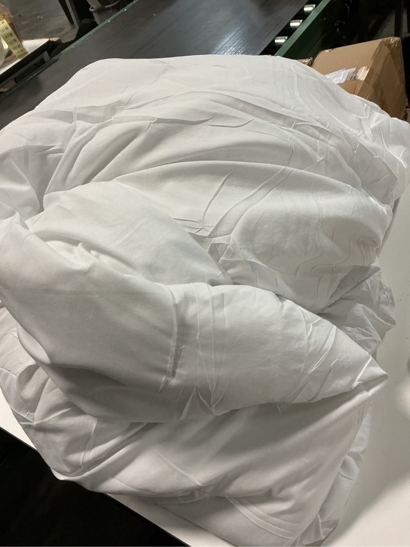 Condition photo showing As Is for White King Comforter Set - 3 Pieces Seersucker Lightweight Bedding Comforter Sets (1 Soft Fluffy Comforter & 2 Pillowcases) - All Seasons Cozy Modern Bed Sets for Women Men
