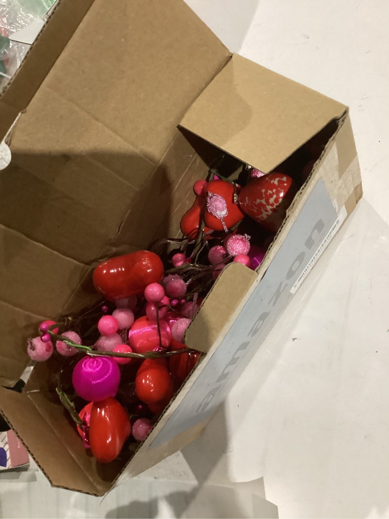 Condition photo showing New/Like New for Valentines Day Garland Balloon Heart String Lights Battery Operated Valentine Lights Indoor Heart Garland Ideal Valentines Day Decorations for Home Wedding Tree Decorations. Berry Heart