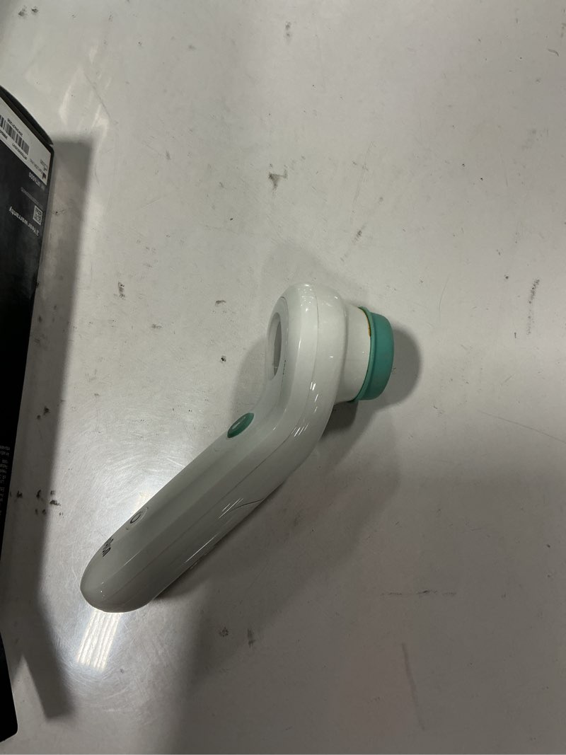 Braun No Touch and Forehead Thermometer - Touchless Thermometer for Adults, Babies, Toddlers and Kids, Color-Coded Fever Guidance, Fast, Reliable, and Accurate Results