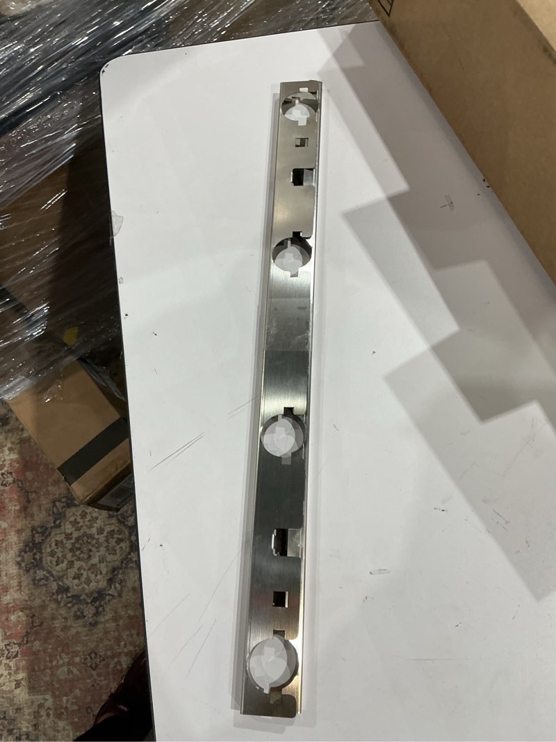 Condition photo showing Good Condition for 20-1/2" x 1-1/2" burner flame carryover assembly, broil king signet and sovereign
