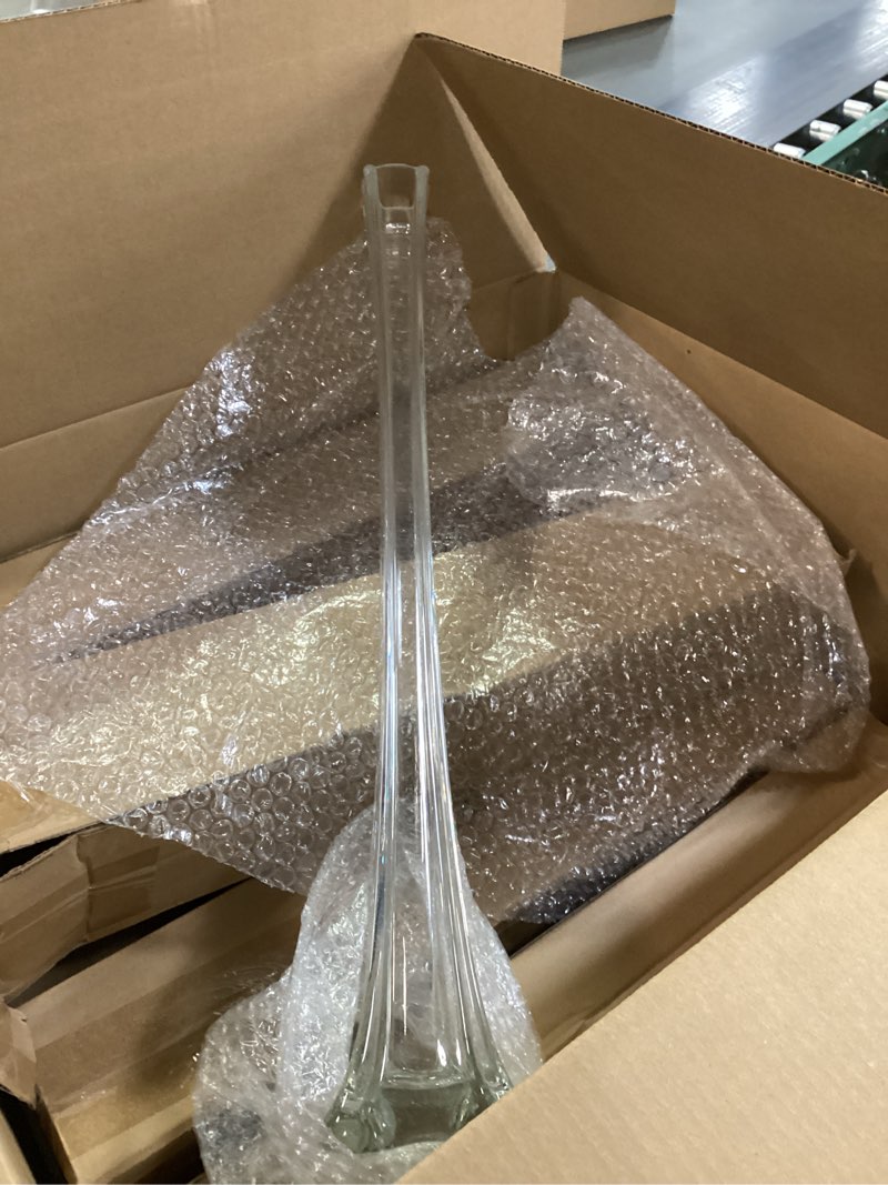 Condition photo showing Good Condition for meekoo 6 Pcs Eiffel Tower Vases for Centerpieces with Ostrich Feathers 20 Inch Tall Skinny Clear Glass Extra Large Long Flower Vase for Wedding Flower Arrangement Home Decoration(Black)