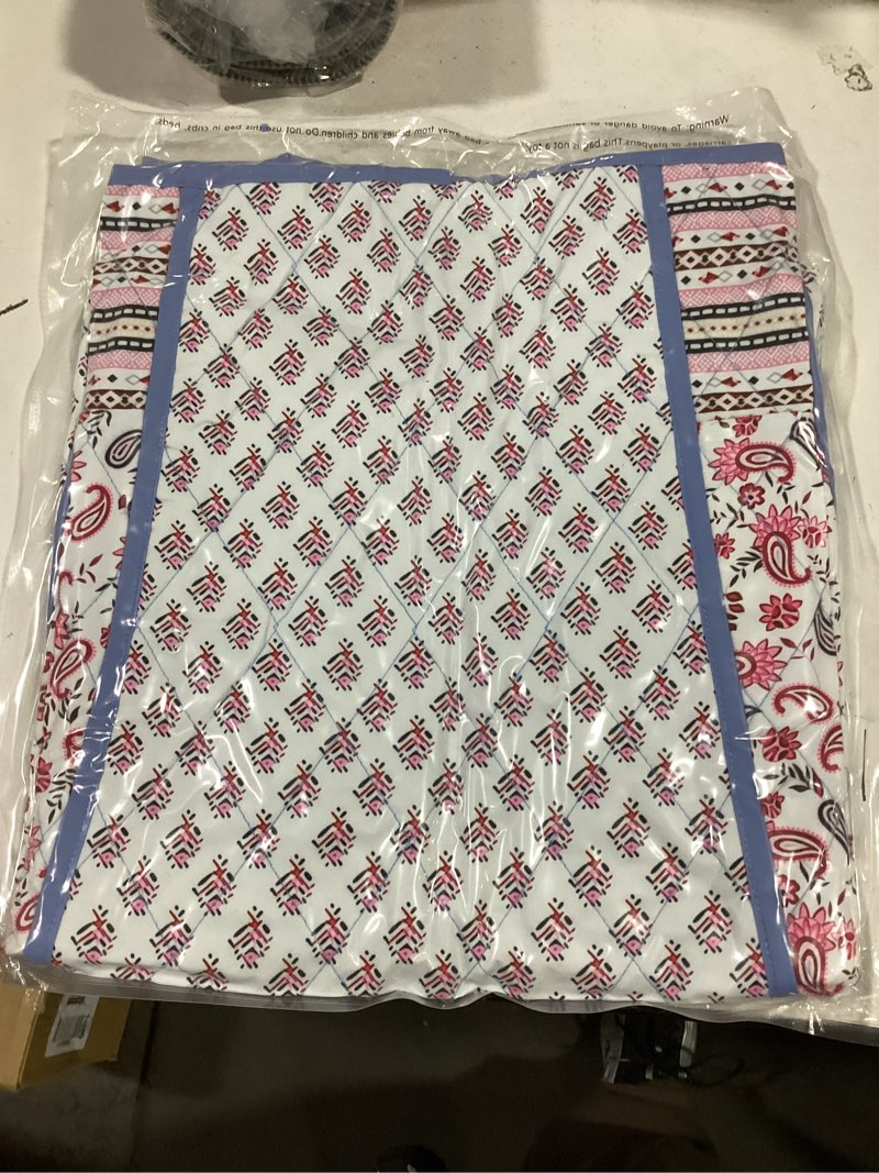 Condition photo showing New/Like New for Tankaneo Womens Puffer Quilted Cropped Vest Oversized Floral Patchwork Lightweight Jacket Cap Sleeve Outerwear Vest Light Green X-Large