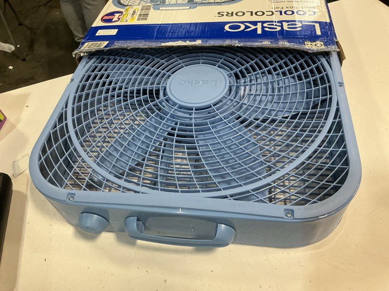 Condition photo showing Good Condition for lasko 20" cool colors 3-speed box fan with weather-resistant motor, blue, b20310