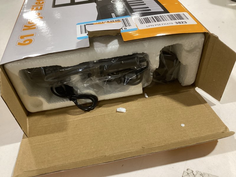 Condition photo showing Good Condition for 61 keys keyboard piano, Electronic Digital Piano with Built-In Speaker Microphone, Sheet Stand and Power Supply, Portable piano Keyboard Gift Teaching for Beginners Black