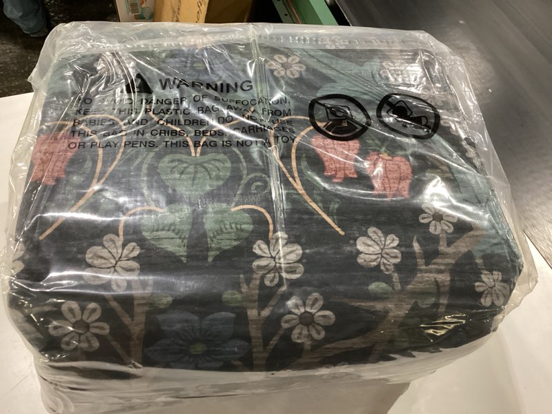 Condition photo showing New/Like New for garveehome floral area rugs 8x10 for living room machine washable area rugs boho low pile carpet with non slip backing stain resistant for bedroom dining room farmhouse black black 8' x 10' (rectangular)