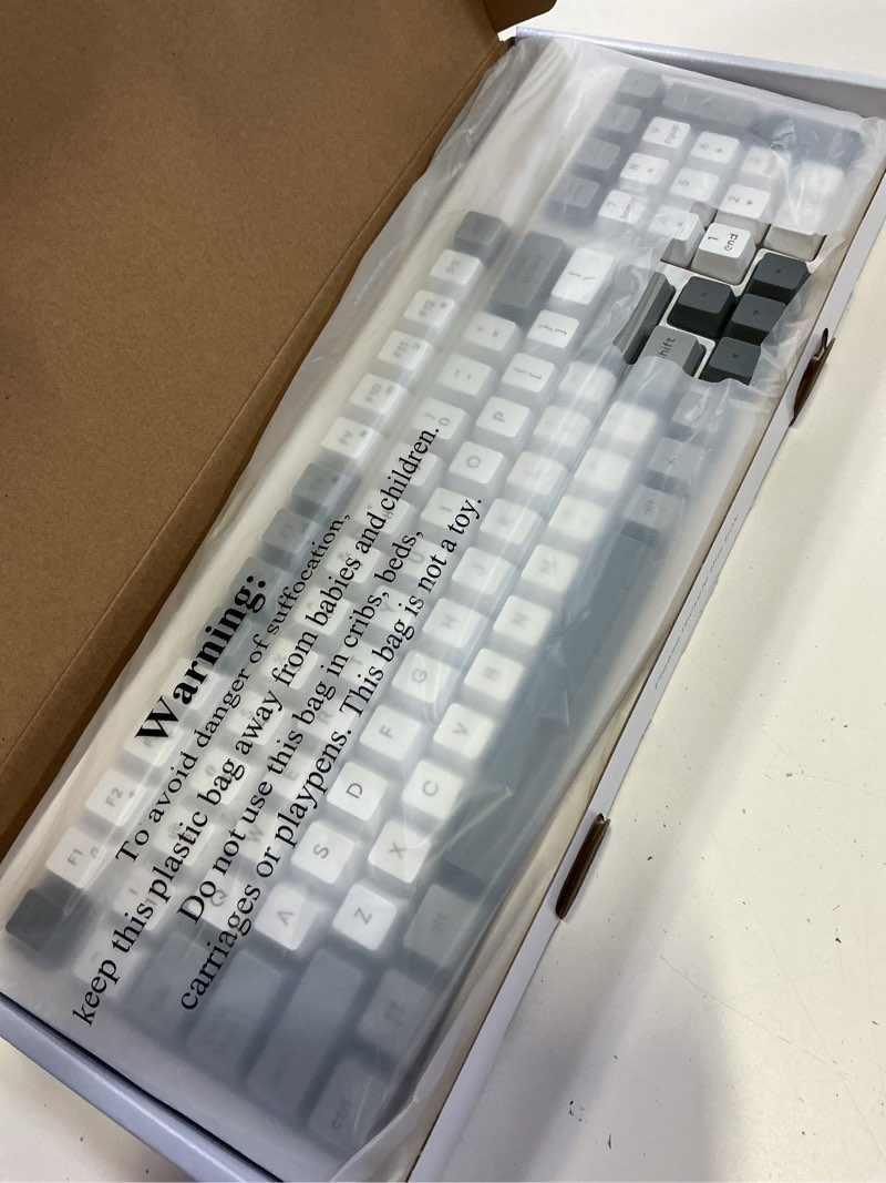 Condition photo showing Good Condition for onn wired rgb backlit keyboard, arctic white, usb connection