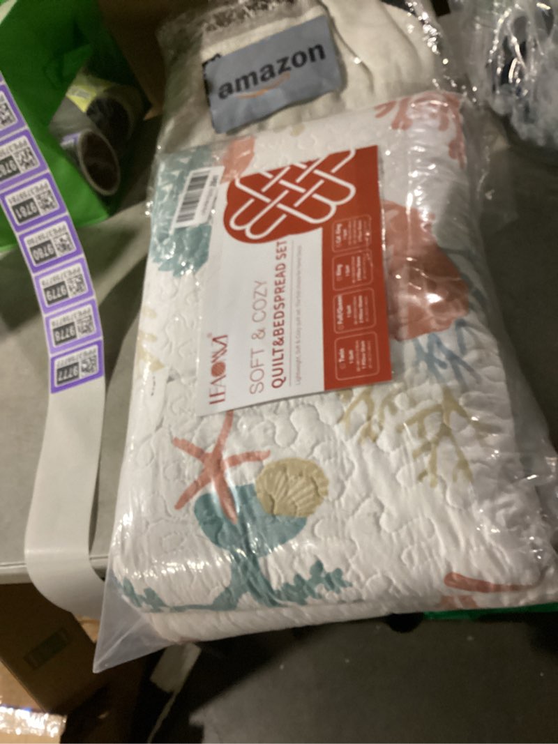 Condition photo showing Good Condition for leaonme coastal quilt set full/queen size - lightweight microfiber reversible bedspread, 90''x98'', sky blue, includes 2 shams sky blue full/queen (90''x98'')