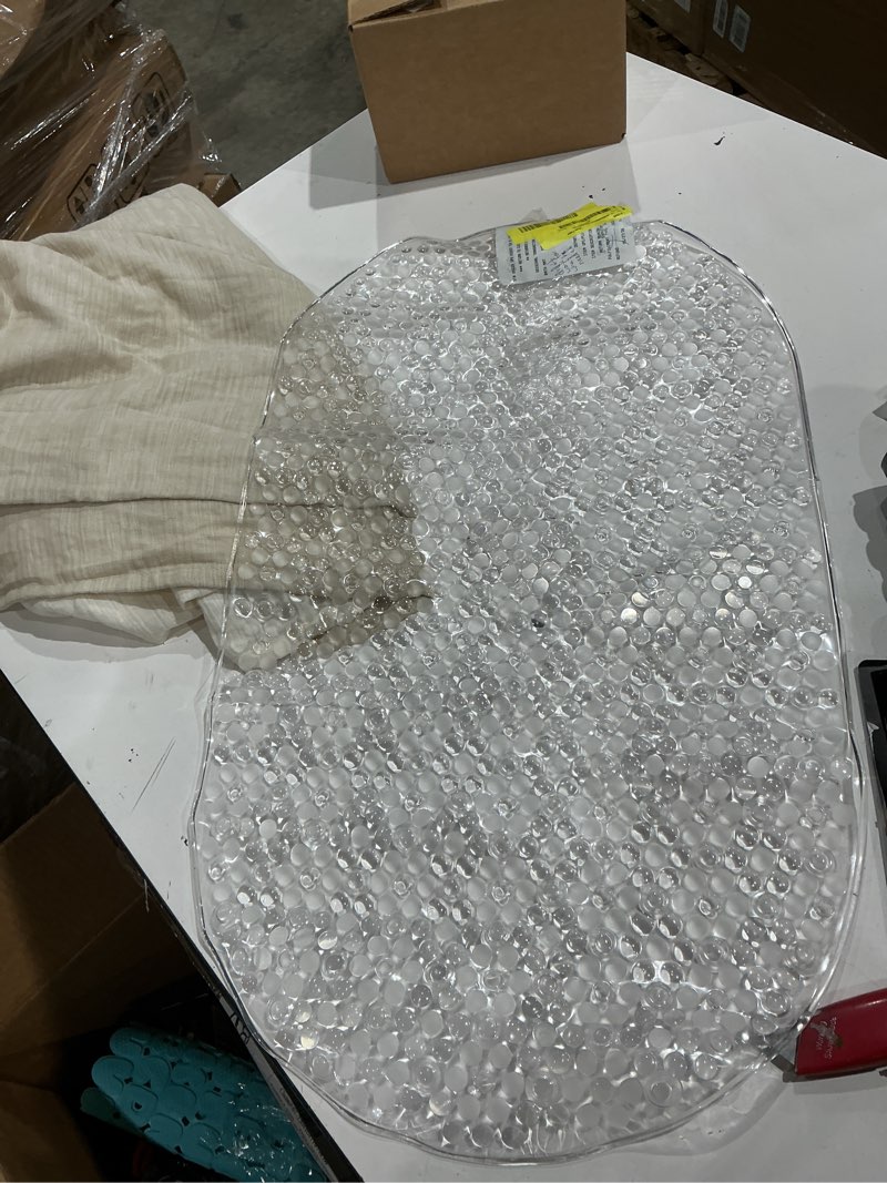 Condition photo showing Good Condition for mainstays oval bubble bath vinyl tub mat, clear, 16" x 27"