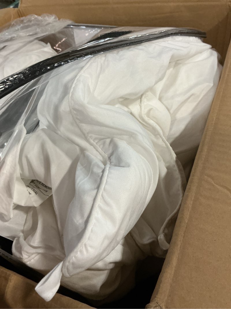 Condition photo showing As Is for Bedsure Comforters Queen Size Duvet Insert, All Season Bed Comforter, Quilted Down Alternative Duvet, Box Stitched Comforter with Corner Tabs, Machine Washable, 88 x 88 Inches (White) White Queen