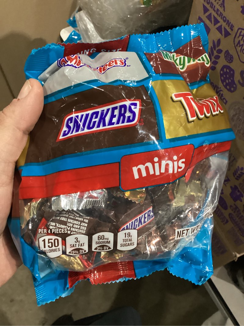 Condition photo showing New/Like New for Mars Fun Size Variety Pack Chocolate Favorites Minis Size Candy Bars 3 Musketeers, Milky Way, Snickers, Twix - 8.31 oz