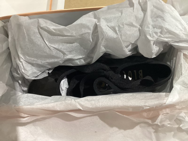 Condition photo showing New/Like New for Bloch Womens Annie Tyette 11 Big Kid Black Patent