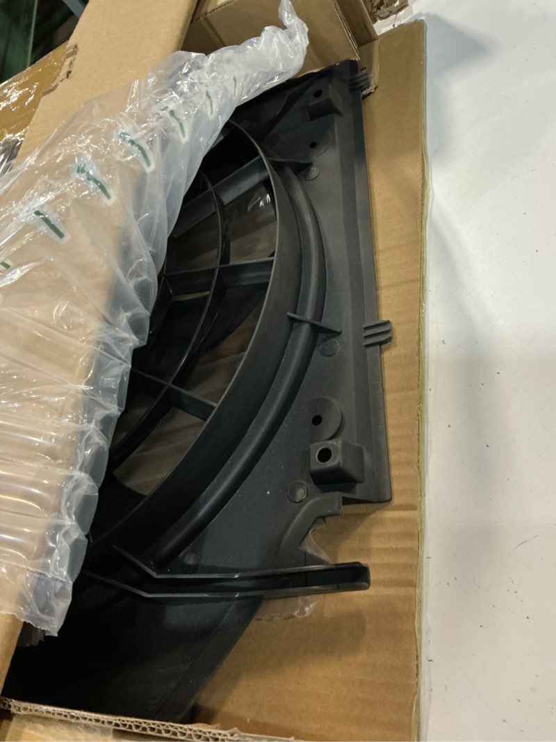 Condition photo showing Good Condition for 621199 radiator cooling fan fit for bmw 323ci 323i, for bmw 325i 325xi 2001-2005, for 328ci 328i 330i 330xi replacement radiator fan assembly 17117561757 17111436260 17111438577 17117516813