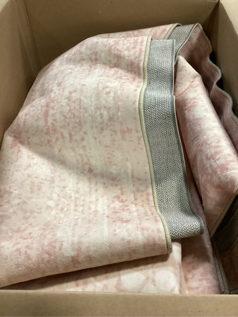 Condition photo showing Good Condition for 8x10 Vintage Washable Area Rug for Living Room,Low Pile Non Slip Carpet Non-Shedding Large Area Rug Soft Indoor Stain Resistant Rug Floral Print Mat for Bedroom Dining Room Pink Pink 8' x 10'