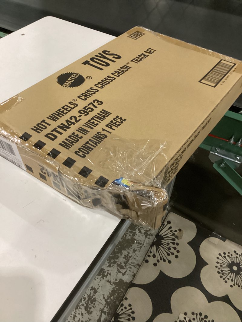 Condition photo showing New/Like New for Hot Wheels Criss Cross Crash Track Set