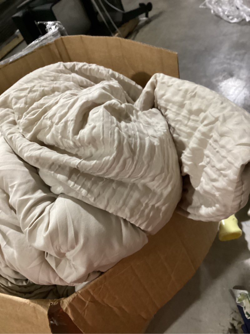 Condition photo showing As Is for bedsure queen comforter set - beige soft bedding for all seasons, cationic dyed bed set, 3 pieces, 1 queen size comforter (90"x90") and 2 pillow shams (20"x26"+2") queen 01 - beige melange