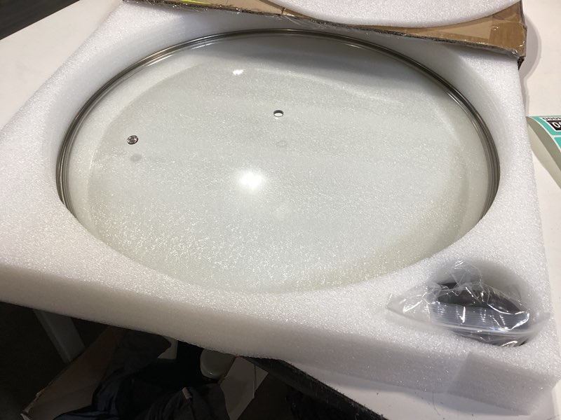 Condition photo showing Good Condition for 17 inch tempered glass lid, fit lodge 17-inch cast iron skillet, replacement lids for pots and pans, large cover for skillets, frying pan, dutch oven, dishwasher safe