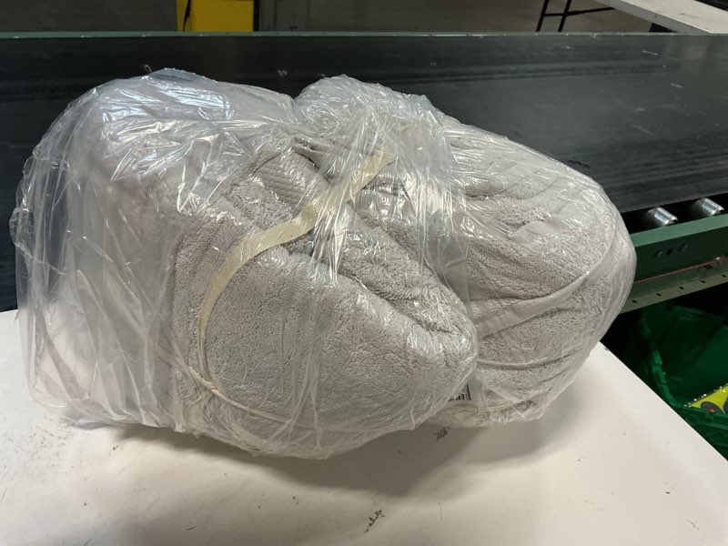 Condition photo showing Good Condition for turkish ultra plush bath sheet bundle, one size, silver