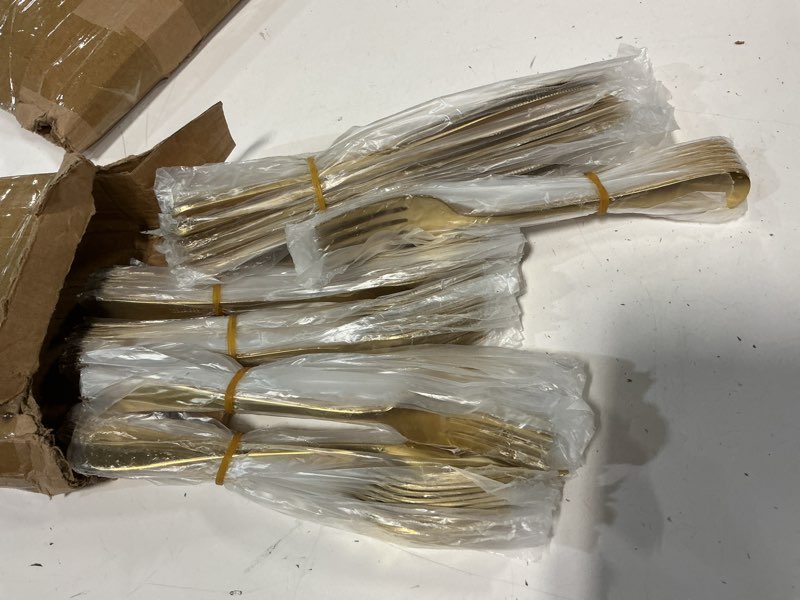 Condition photo showing Good Condition for 100 pcs stainless steel gold silverware set bulk flatware set service for 50, 50 pcs dinner forks and 50 pcs dinner knives tableware cutlery set for butter kitchen restaurant, dishwasher safe