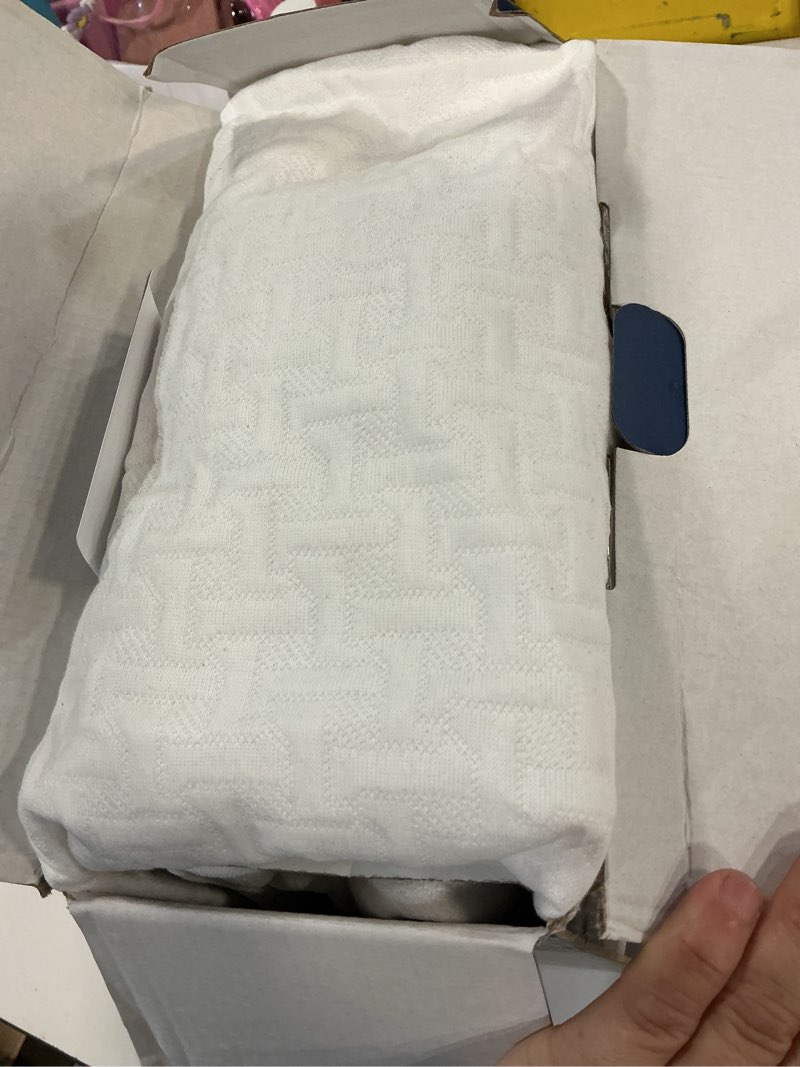 Condition photo showing New/Like New for 100% Waterproof Queen Mattress Protector Breathable Cooling 3D Air Fabric Mattress Cover Smooth Soft Hypoallergenic Noiseless Bed Cover Machine Washable Vinyl Free, 8-21'' Deep Pocket White Queen