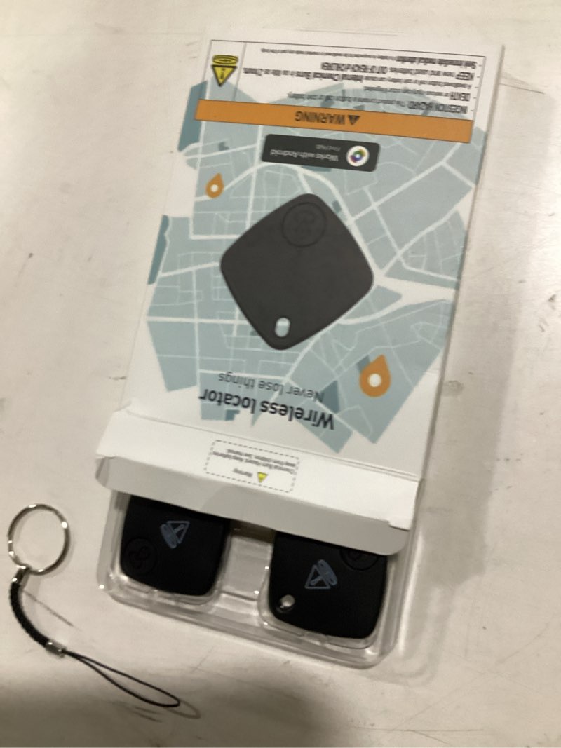 Condition photo showing Good Condition for air tags for android,air tags-4 pack android,2 year battery life,air tracker tags with 4 case,google find trackers for google's find hub app,ip65 waterproof luggage tracker for keys,wallets,suitcases