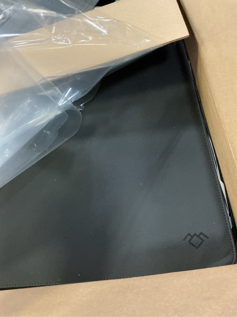 Condition photo showing Good Condition for grinowl 16 pocket top loader binder, holds 640 top loaders, large top loader card binder with sleeves for cards in 3" x 4" top loaders