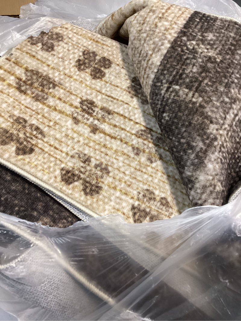 Condition photo showing Good Condition for rug