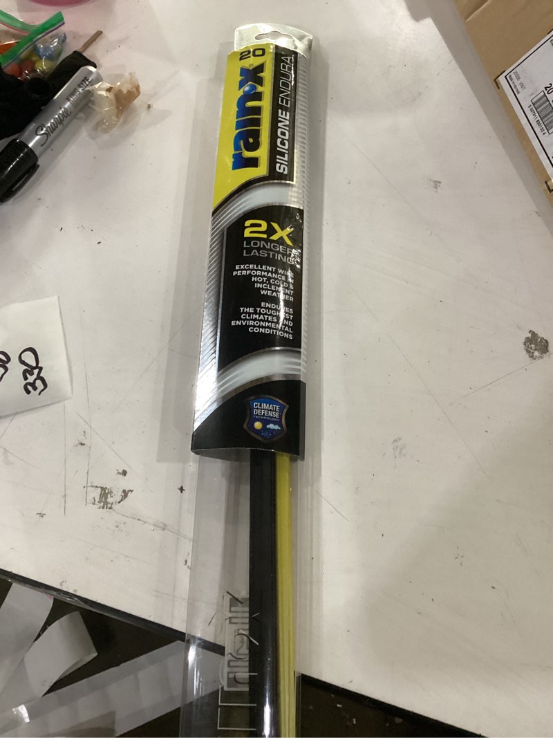 Condition photo showing New/Like New for rain-x 830120 silicone endura wiper blades, 20 inch windshield wipers (pack of 1), automotive replacement windshield wiper blades with two times longer-lasting resilient silicone rubber squeegee 20" endura