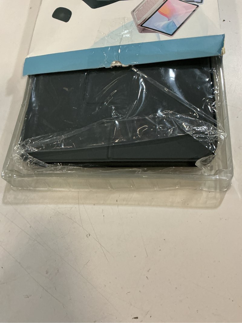 Condition photo showing Good Condition for samtunk keyboard case for ipad pro 13 (m5 2025) / ipad pro 13 (m4 2024) 13 inch cover - 7 color rainbow change backlit detachable keyboard built in pencil holder with mouse - black ipad pro 13 (m4 2024), ipad pro 13 (m5 2025) black