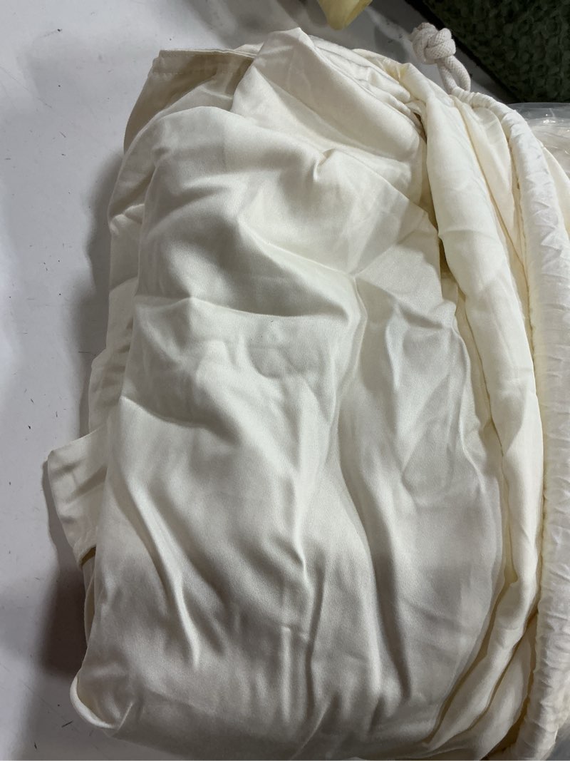 Condition photo showing As Is for quince bamboo sheet set ( king/ cal king) 