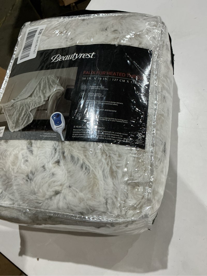 Condition photo showing Good Condition for beautyrest zuri reversible faux fur to mink electric blanket,auto shut off, virtually zero emf, multi heat setting,ul certified, machine washable, snow leopard throw 50" x 70",100% microfiber 50x70" snow leopard