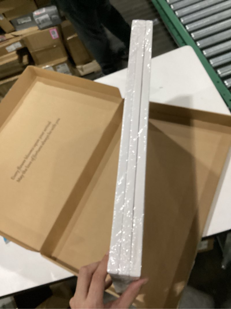 https://lotting-media.assets.bidfta.com/lotting_293e275b-e1ac-43fc-8196-eeeb8361df3d