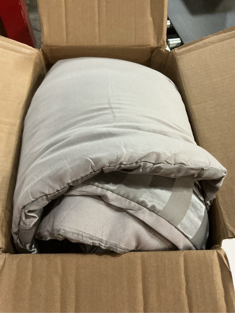 Condition photo showing Good Condition for Whale Flotilla 3-Piece Reversible Silky Soft Queen Comforter Set, Luxury Stripe Satin Comforters Full Size Bedding Set with 2 Satin Pillowcases, Lightweight Duvet for All Seasons, Grey Stripe Deep Grey Full/Queen(88"X88")