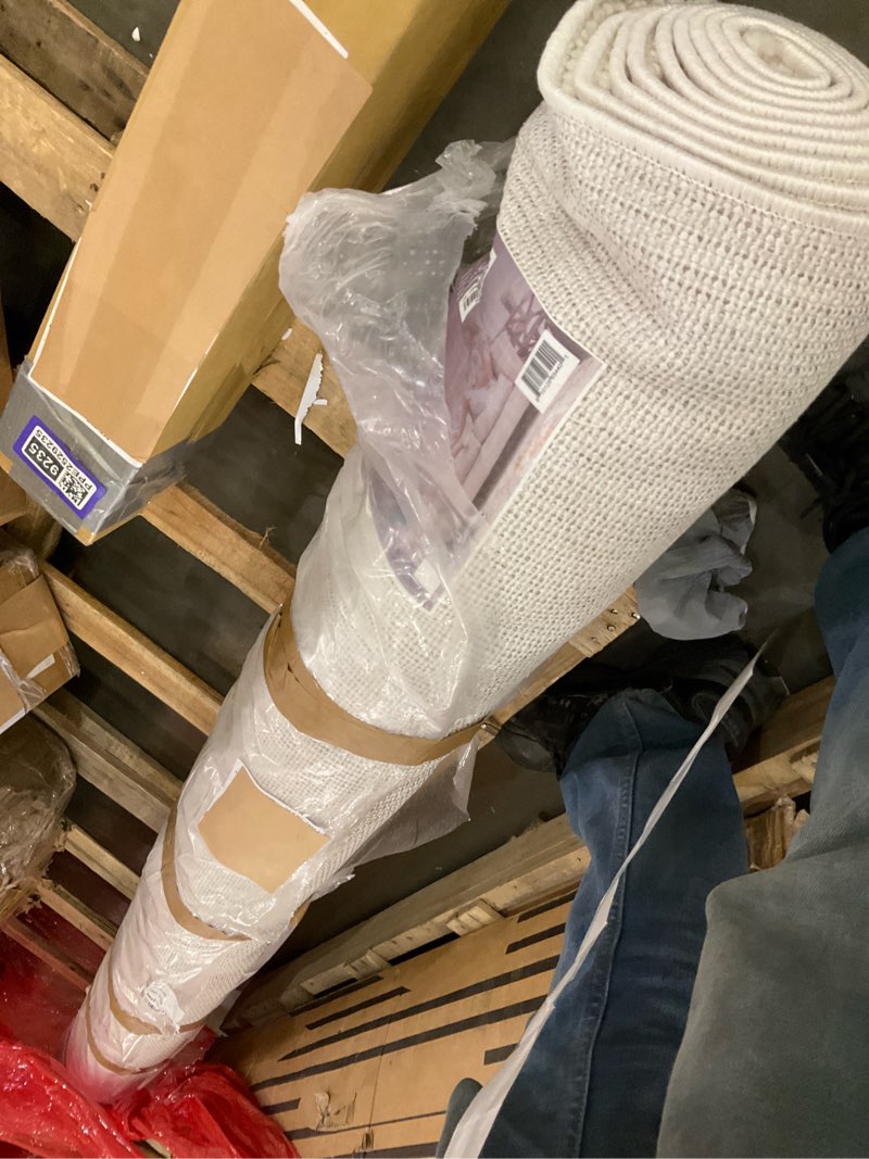 Condition photo showing Good Condition for LUXE WEAVERS Stella Collection 246 Cream 8x10 Modern Abstract Area Rug 8' x 10' (Rectangular) Cream