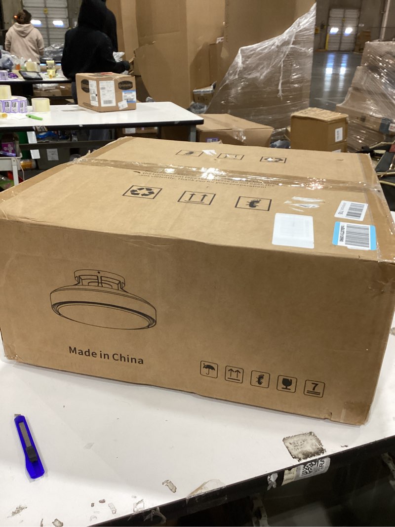 Condition photo showing Good Condition for Light fixture