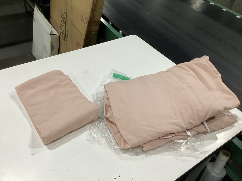 Condition photo showing New/Like New for bedsure prewashed duvet cover queen, cotton-like bedding set, rose pink | ultra soft, relaxed texture, 90"x90" breathable comfort, hidden zipper, 8 corner ties, easy care, oeko-tex, year-round use 01 - rose pink (no comforter) queen (90" x 90")