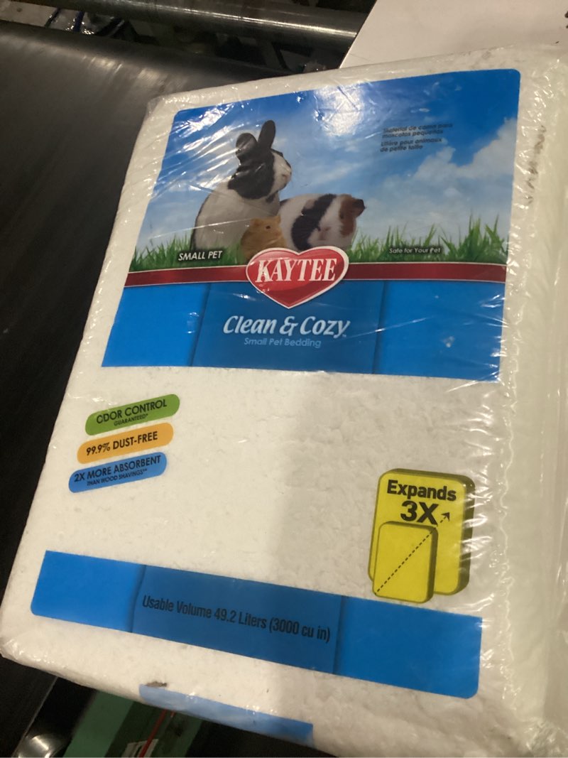 Condition photo showing New/Like New for kaytee clean & cozy white paper bedding, made for small animals, 49.2 liters