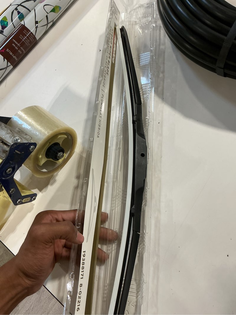 Condition photo showing Good Condition for acdelco gold 8-02216 (19388171) hybrid wiper blade, 22.0 in