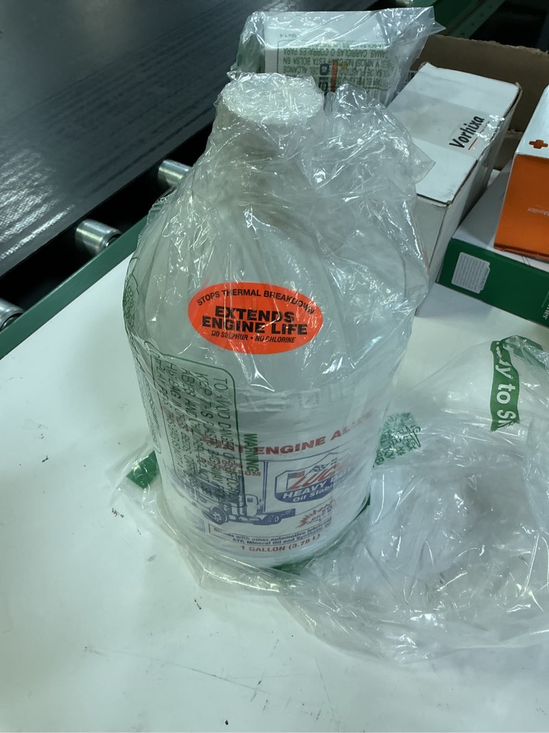 Condition photo showing New/Like New for lucas oil 10002 heavy duty oil stabilizer - 1 gallon 1 gallon 1 pack